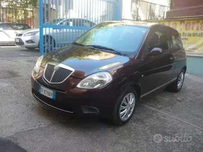 Usado Lancia Ypsilon 60 HP (44 kW) 2007 Castanho Citadino