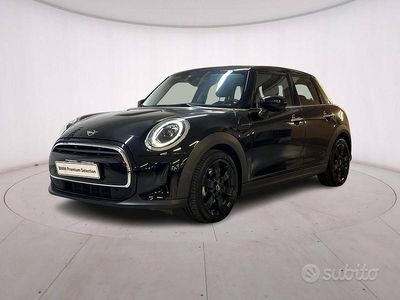 Usata Mini Cooper Classic 136 CV (100 kW) 2021 Midnight black Utilitaria