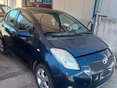 Usata Toyota Yaris 2006 Blu Utilitaria