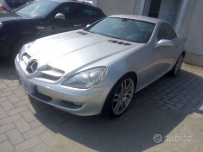 Usata Mercedes SLK200 163 CV (119 kW) 2007 Argento Cabrio