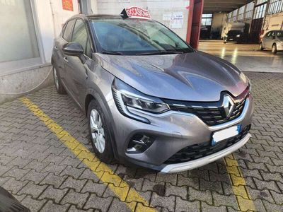 Usata Renault Captur Intens 101 CV (74 kW) 2022 Grigio SUV