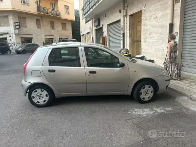 Usata Fiat Punto 60 CV (44 kW) 2004 Grigio Utilitaria