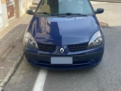 Usata Renault Clio II 58 CV (42 kW) 2005 Blu Berlina