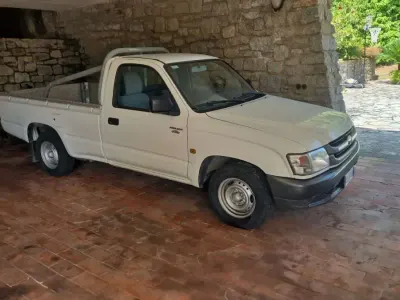 Usata Toyota HiLux SR5 110 CV (80 kW) 2003 Pick-up