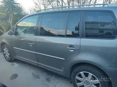 Usata VW Touran 150 CV (110 kW) 2010 Grigio Monovolume