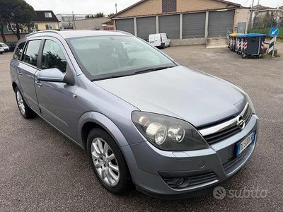 Usata Opel Astra Cosmo 101 CV (74 kW) 2006 Grigio Station wagon