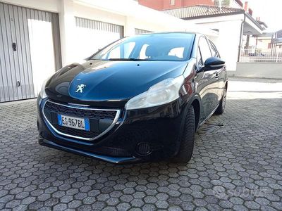 Usata Peugeot 208 Allure 82 CV (60 kW) 2013 Nero Utilitaria