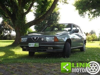 Usata Alfa Romeo 75 110 CV (80 kW) 1986 Verde Berlina