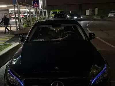 Usata Mercedes C200 AMG line 136 CV (100 kW) 2016 Berlina