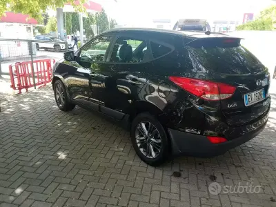 Usata Hyundai ix35 135 CV (99 kW) 2014 Nero SUV