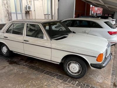 Usata Mercedes E230 1981 Bianco Berlina