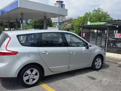 Usata Renault Scenic E-Tech 130 CV (95 kW) 2010 Grigio Monovolume
