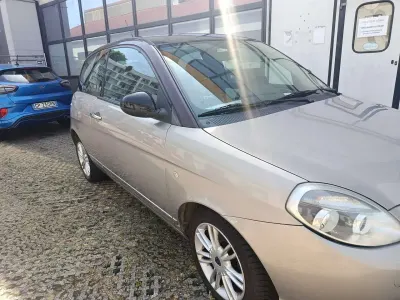 Usata Lancia Ypsilon Platinum 60 CV (44 kW) 2011 Bronzo Utilitaria
