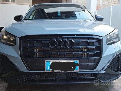 Usata Audi Q2 Ambiente 150 CV (110 kW) 2023 Grigio SUV