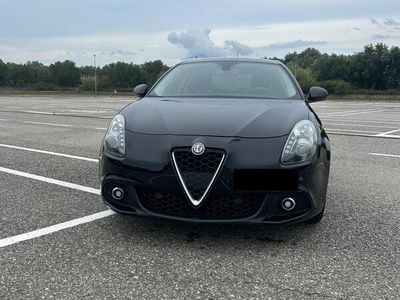 Second-hand Alfa Romeo Giulietta 120 CP (88 kW) 2018 Negru Hatchback
