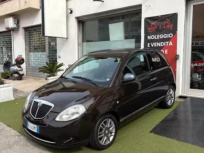 Usata Lancia Ypsilon 60 CV (44 kW) 2009 Marrone Utilitaria