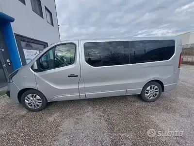 Usata Opel Vivaro 125 CV (91 kW) 2017 Grigio Monovolume