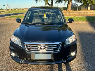 Usata Toyota RAV4 Executive 150 CV (110 kW) 2012 Blu SUV