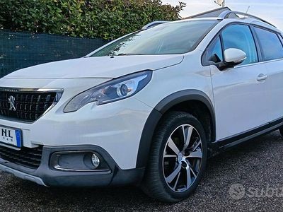 Usata Peugeot 2008 Allure 99 CV (72 kW) 2016 Bianco SUV