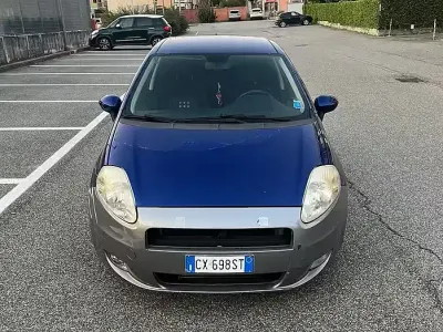 Usata Fiat Punto 90 CV (66 kW) 2005 Blu Utilitaria