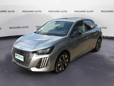 Usata Peugeot 208 Allure 101 CV (74 kW) 2024 Grigio Utilitaria