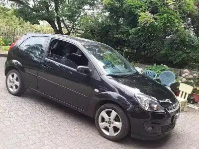 Usata Ford Fiesta 75 CV (55 kW) 2007 Nero Utilitaria