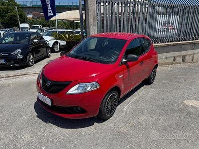 Usata Lancia Ypsilon 69 CV (50 kW) 2020 Rosso Utilitaria