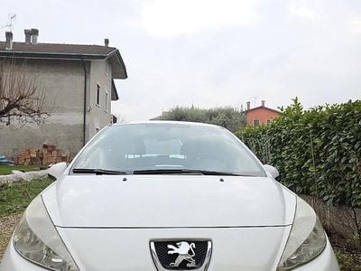 Usata Peugeot 207 68 CV (50 kW) 2010 Bianco Berlina