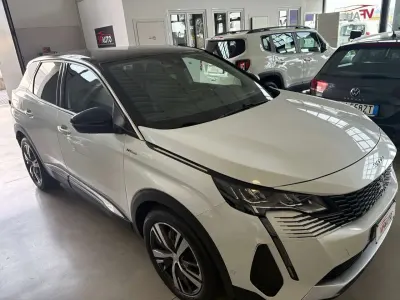 Usata Peugeot 3008 Allure 181 CV (133 kW) 2022 Bianco SUV