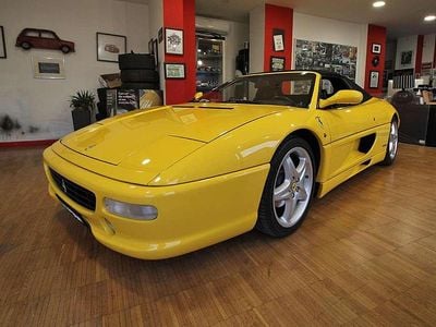 Usata Ferrari F355 381 CV (280 kW) 1998 Giallo modena ds 4305 Cabrio