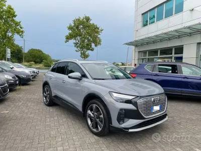 Usata Audi Q4 e-tron Business 150 kW (204 CV) 2023 Grigio SUV