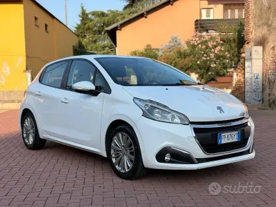 Usata Peugeot 208 82 CV (60 kW) 2018 Bianco Utilitaria