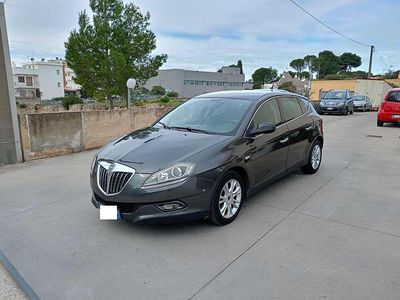 Usata Lancia Delta 120 CV (88 kW) 2009 Argento Utilitaria