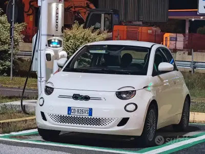 Usata Fiat 500e 42 kW (58 CV) 2021 Bianco Berlina