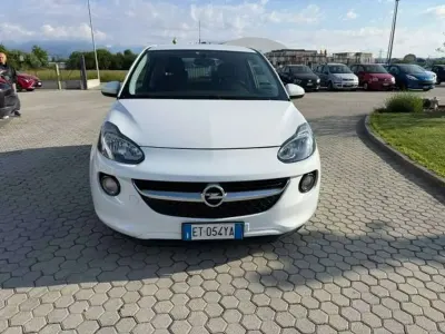 Usata Opel Adam Glam 69 CV (50 kW) 2014 Bianco Utilitaria