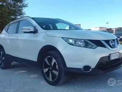 Gebraucht Nissan Qashqai Tekna 131 PS (96 kW) 2016 Weiß SUV