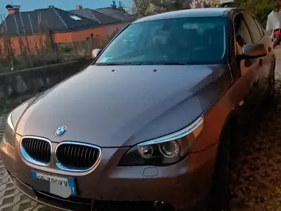 Usata BMW 530 231 CV (169 kW) 2005 Marrone Berlina