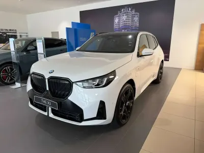 Nuova BMW X3 299 CV (219 kW) 2026 Alpin white pastello SUV