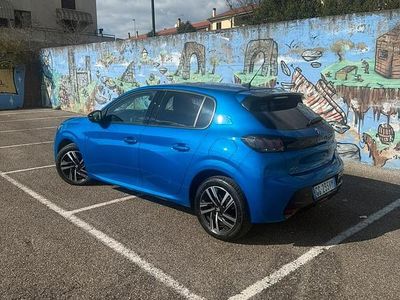 Usata Peugeot 208 Allure 101 CV (74 kW) 2022 Blu Utilitaria