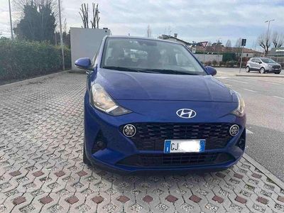 Usata Hyundai i10 65 CV (47 kW) 2023 Blu/azzurro Utilitaria
