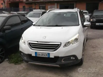 Usata Peugeot 2008 Allure 82 CV (60 kW) 2015 Bianco SUV