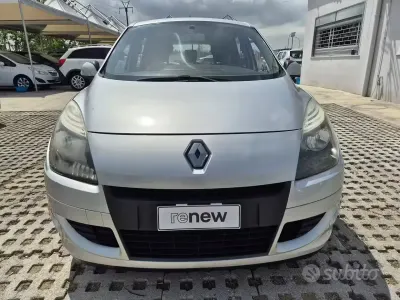 Käytetty Renault Scenic E-Tech 106 HP (77 kW) 2009 Harmaa Tila-auto
