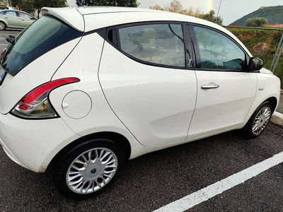 Usata Lancia Ypsilon 69 CV (50 kW) 2018 Bianco Utilitaria