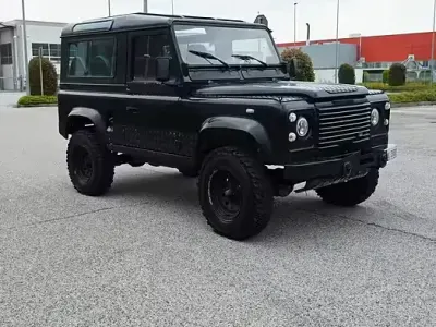 Usata Land Rover Defender 86 CV (63 kW) 1990 Nero SUV