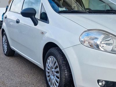 Usata Fiat Grande Punto 77 CV (56 kW) 2010 Bianco Utilitaria