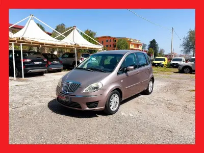 Gebraucht Lancia Musa 90 PS (66 kW) 2008 Grau Van / Kleinbus