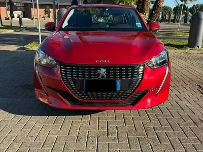 Gebraucht Peugeot 208 Active 101 PS (74 kW) 2020 Rot Kleinwagen