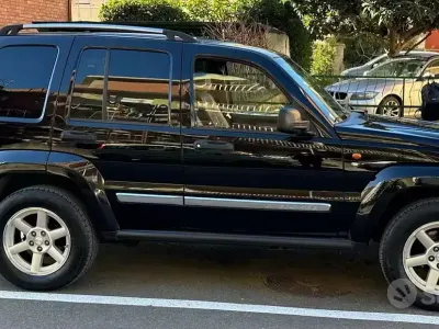 Usata Jeep Cherokee 2006 Nero SUV