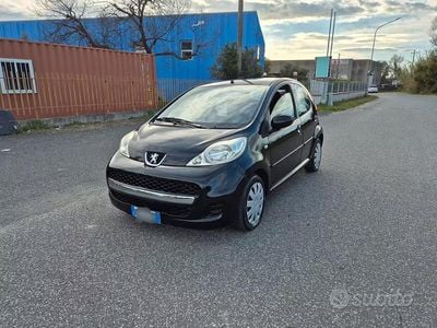 Usata Peugeot 107 Active 68 CV (50 kW) 2010 Nero Utilitaria