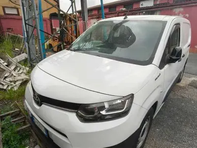 Usata Toyota Proace City City 33 kW (45 CV) 2023 Bianco Monovolume